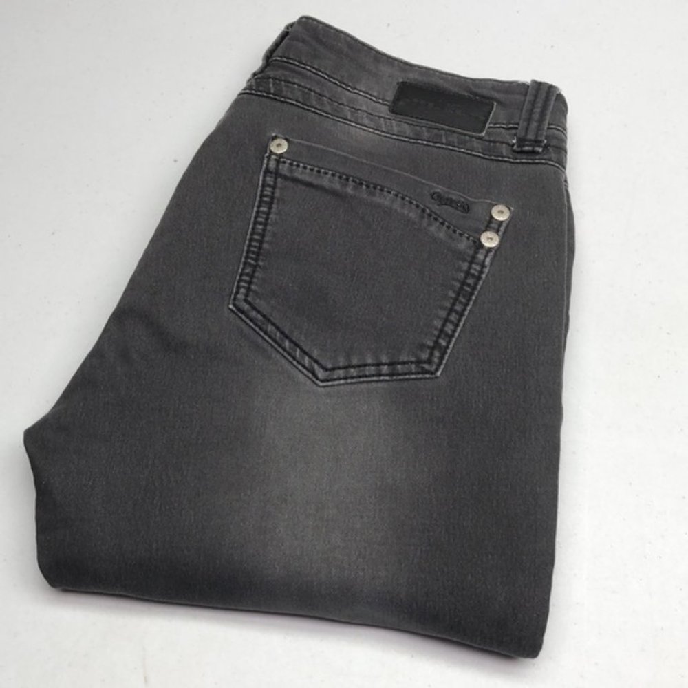 CARRELI BLACKWASH STRAIGHT LEG JEANS 30x32 ⭐️
